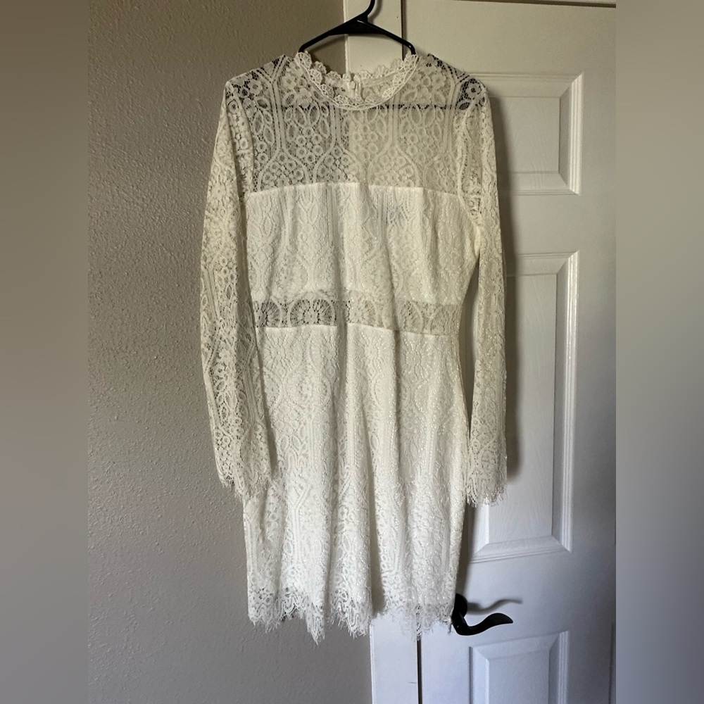 Lulus off white lace dress. Worn once. Like new